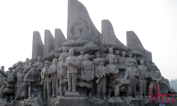Tượng đài Chiến thắng Mường Phăng Điện Biên